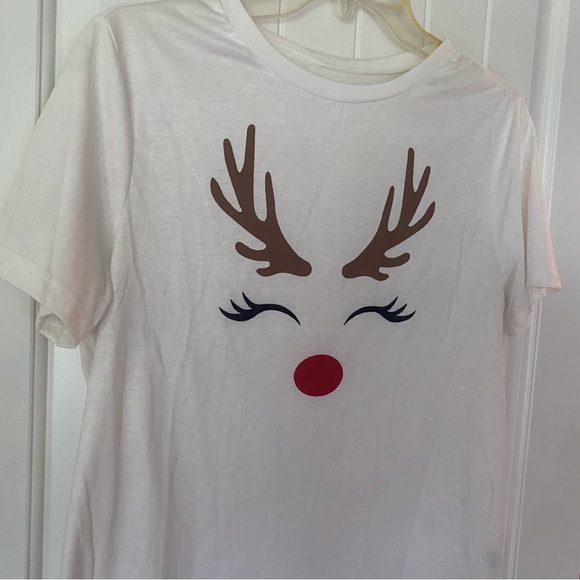 SHEIN women’s reindeer shirt sleeve tee - Picture 3 of 7